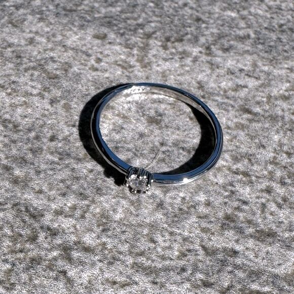 NEW Dainty Stack Ring w/ Round Crystal CZ Stone in Plated White Gold Size 8.125 - Picture 6 of 9